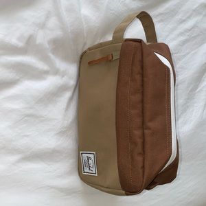 **HERSCHEL** TRAVEL BAG